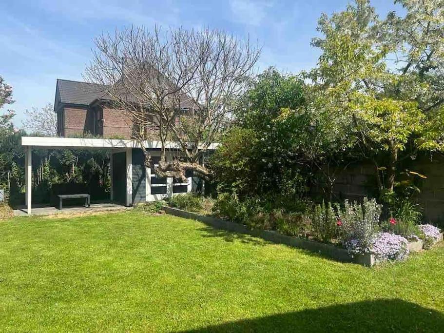 Historische Villa Mit Garten, Luxus Meerbusch Exterior foto